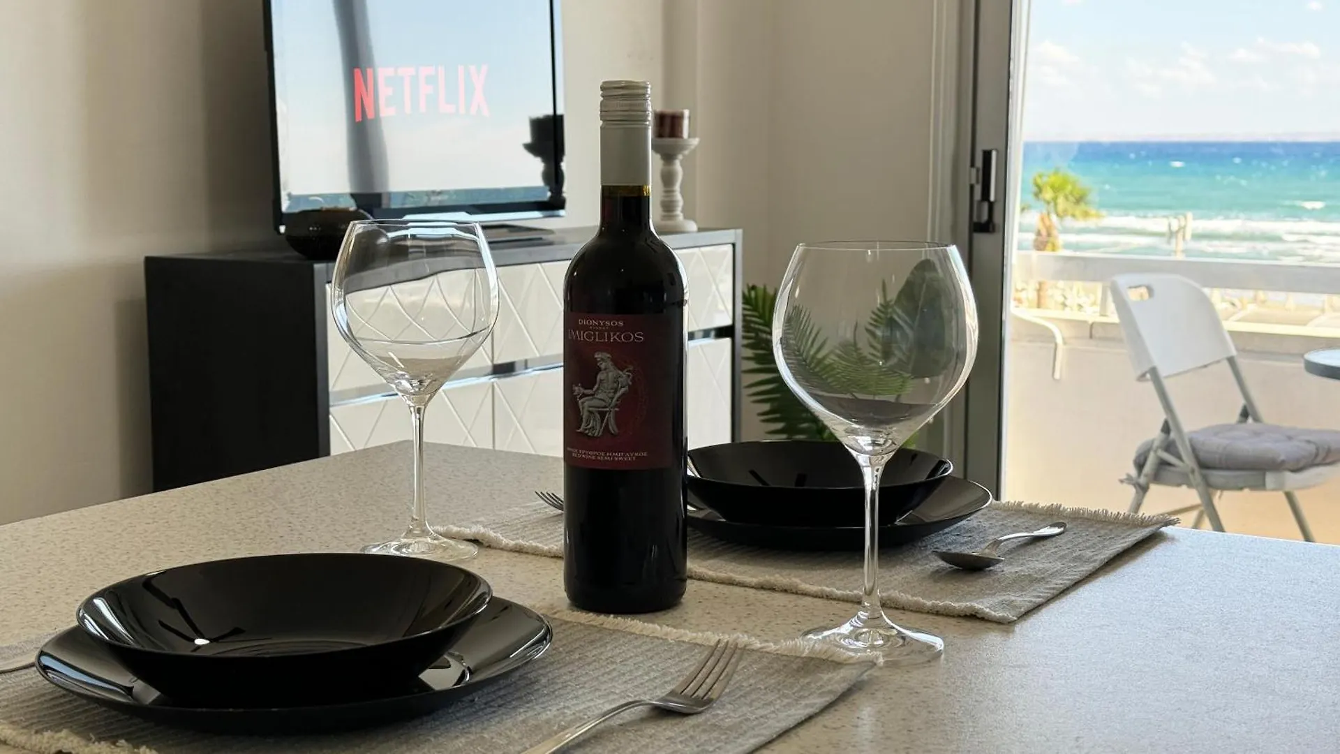 Kolonaki Seaview 1Bdr Finikoudes Apartment Larnaca Cyprus